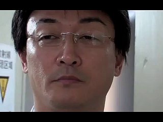 जापानी फूहड़ पत्नी पति के डॉक्टर के साथ गड़बड़