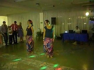 girls dancing soul bouncing