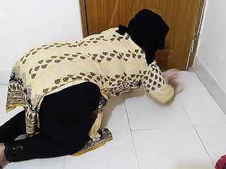 Tamil filly screwing pemilik saat membersihkan rumah hindi seks