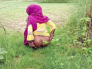 Indian Sex Alfresco Mad about Stief Schwester ohne Kondom Khet Chudai großer schwarzer Schwanz Obese natürliche Brüste Hindi Porno